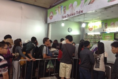 Hà Nội: Hàng ăn đầu năm đua nhau chặt chém