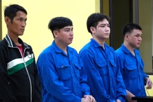 Thanh niên chém chết người mua bán cua rồi trốn sang Campuchia