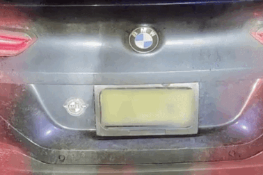 Cảnh sát Mỹ xử lý tài xế che biển số như thế nào?