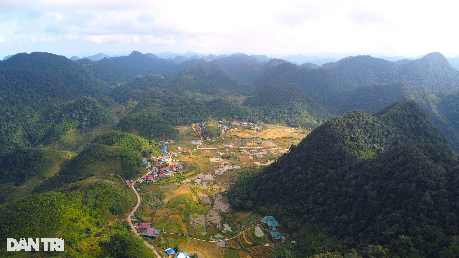 Ngôi trường đặc biệt 14 năm chưa từng có giáo viên nữ - 1 Ngôi trường đặc biệt 14 năm chưa từng có giáo viên nữ - 1