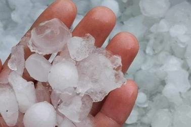 Mưa đá xuất hiện ở Cao Bằng và Bắc Kạn