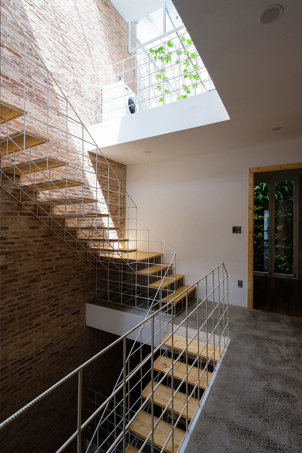 Nhà được “dệt” từ những “sợi” thép độc đáo, hút mắt người nhìn ở Sài Gòn - 13