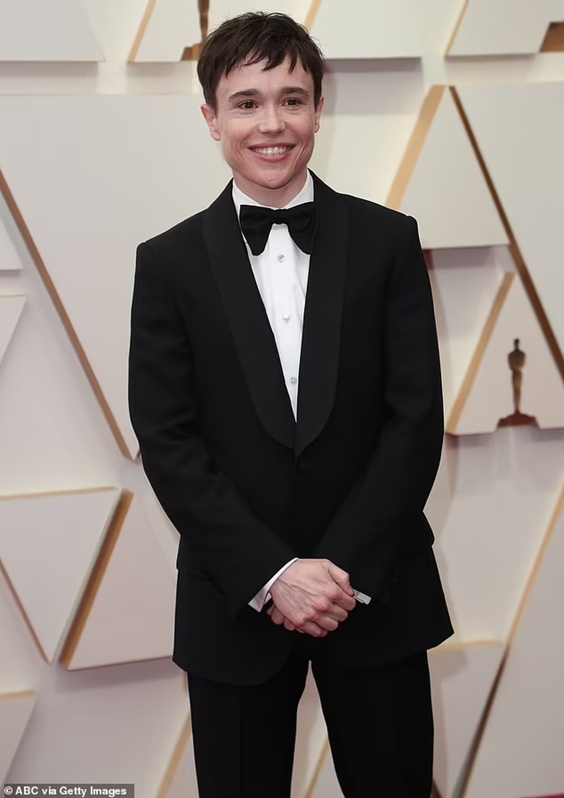 Elliot Page hạnh phúc dự giải Oscar sau khi chuyển giới từ nữ thành nam - 1 Elliot Page hạnh phúc dự giải Oscar sau khi chuyển giới từ nữ thành nam - 1