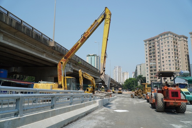 Hình ảnh công trình cầu vượt hồ trị giá 340 tỷ đồng sắp hoàn thành ở Hà Nội - 23 Hình ảnh công trình cầu vượt hồ trị giá 340 tỷ đồng sắp hoàn thành ở Hà Nội - 23