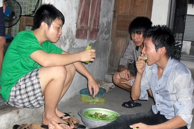 Nồi cơm sinh viên thời trượt giá