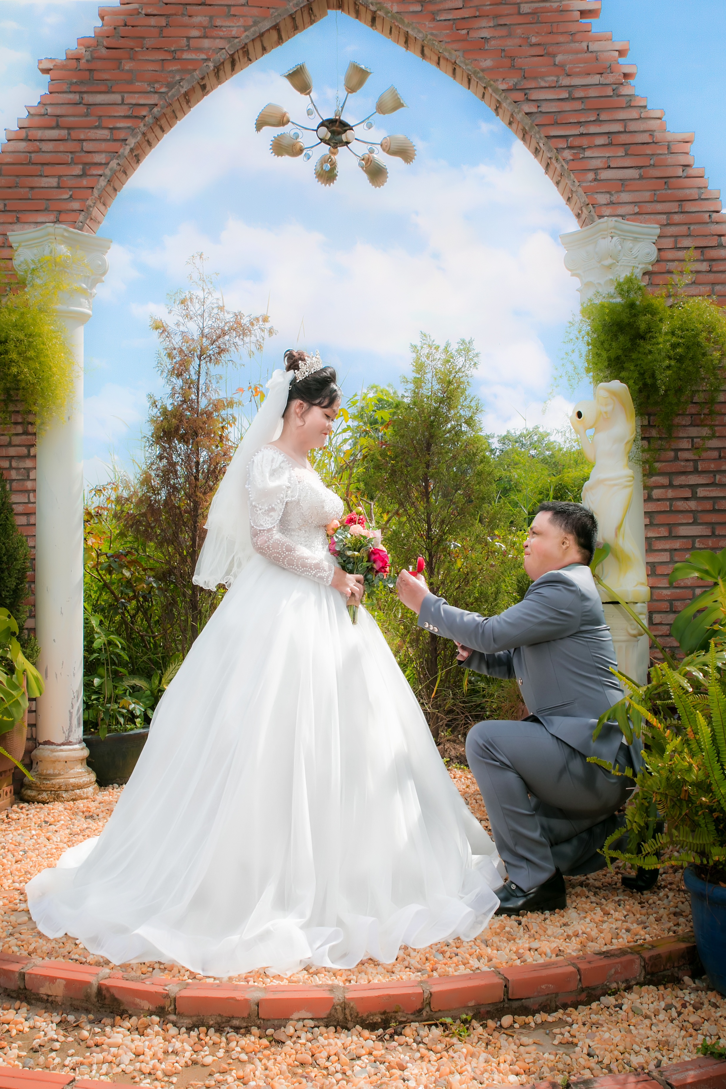 Tình yêu hồi sinh bà mẹ hai con từng bị chồng cũ thiêu sống - 7 Tình yêu hồi sinh bà mẹ hai con từng bị chồng cũ thiêu sống - 7