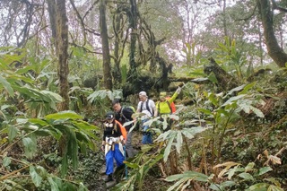 Ngủ đêm trong rừng, dậy từ 3h để "săn" bình minh ở độ cao gần 3.000m - 4