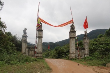 Dịch vụ giải hạn "trả nợ đời": Có thể thay Ban quản lý đền