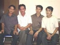 4 người đào được "kỳ nam" trình diện