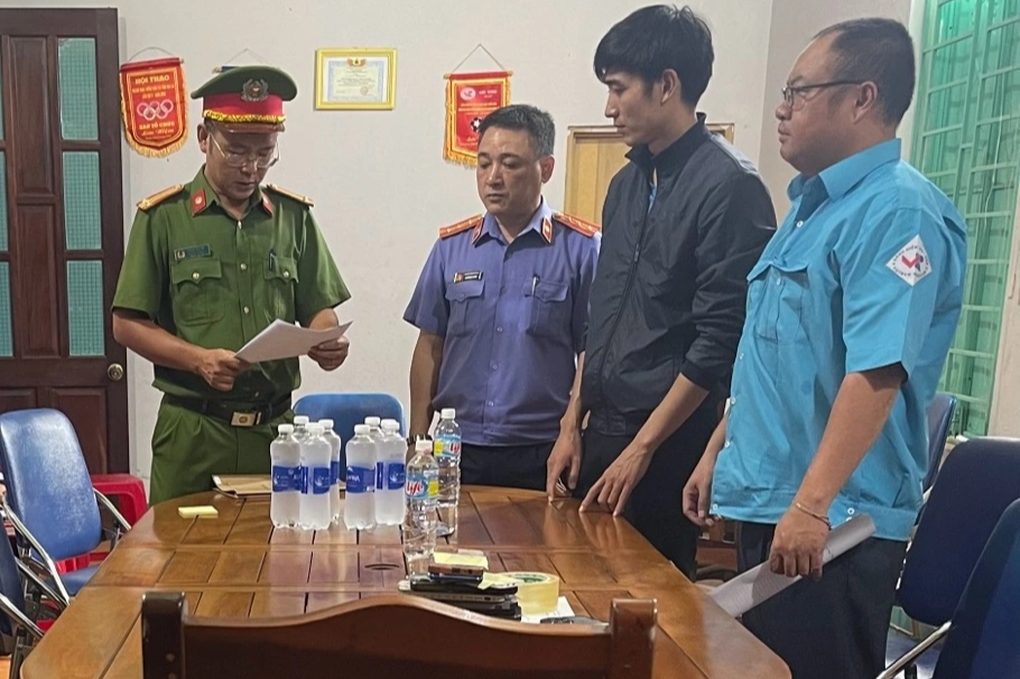 Bắt tạm giam phó giám đốc Trung tâm đăng kiểm Gia Lai - 1 Bắt tạm giam phó giám đốc Trung tâm đăng kiểm Gia Lai - 1