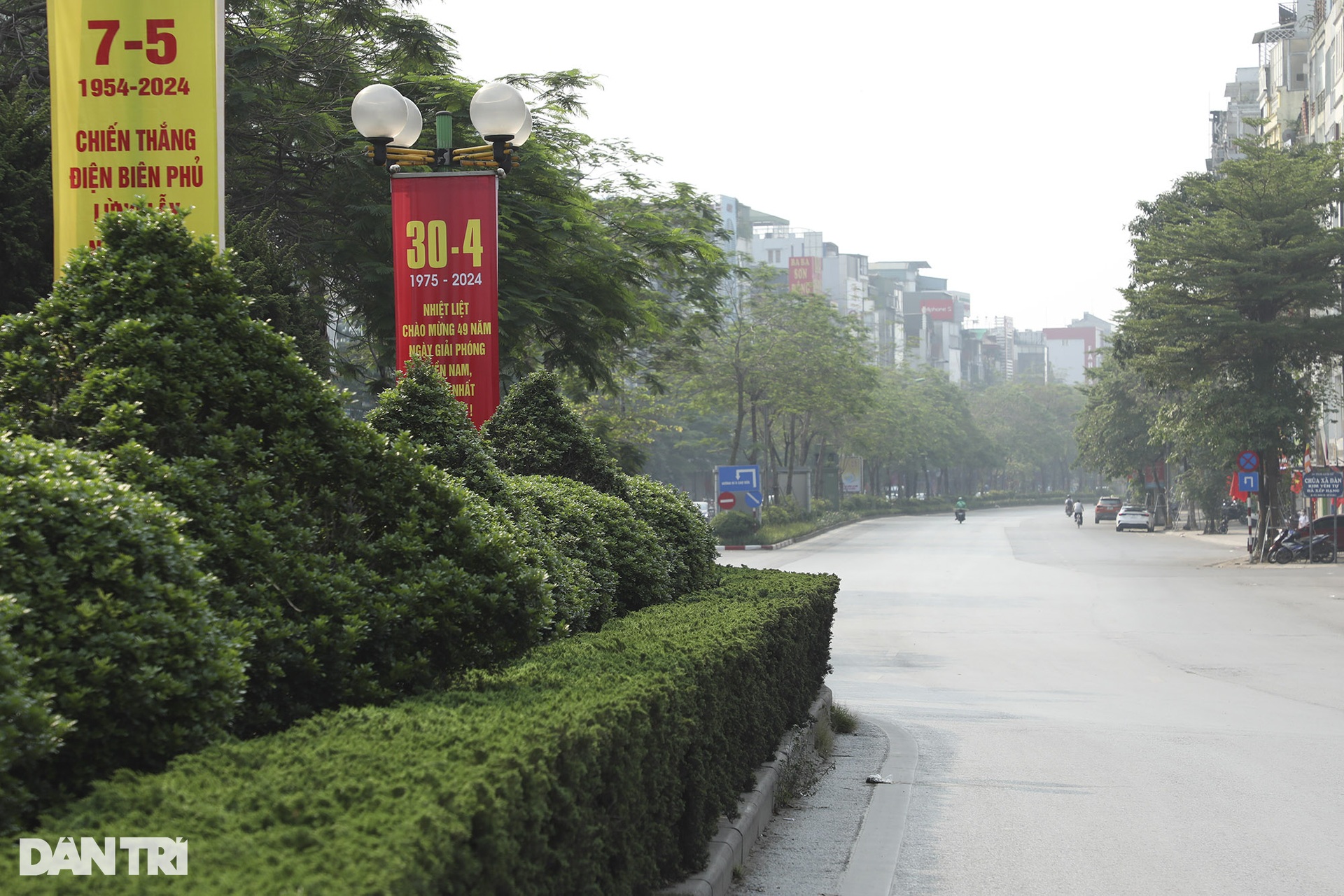 Đường phố Hà Nội vắng vẻ trong ngày thứ hai kỳ nghỉ lễ - 6 Đường phố Hà Nội vắng vẻ trong ngày thứ hai kỳ nghỉ lễ - 6