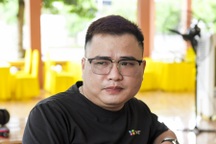 Người phá cửa xe kể lại giây phút tìm thấy bé 5 tuổi bị bỏ quên trong ô tô