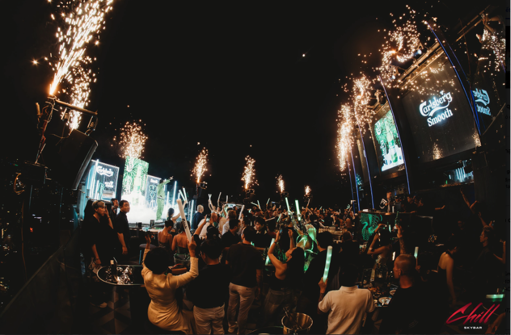 Carlsberg Smooth mang chất bia êm mượt đến điểm hẹn hội ngộ thành thị - 3 Carlsberg Smooth mang chất bia êm mượt đến điểm hẹn hội ngộ thành thị - 3