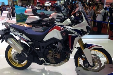 Xe máy phân khối lớn đắt gấp 3 thế giới: Dân Việt dám chơi