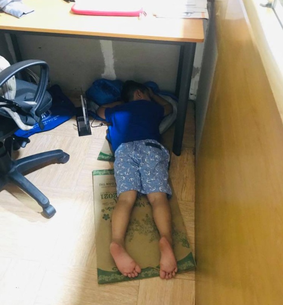 Đứa trẻ bị nhốt trong nhà và bi kịch thời Covid - 2 Đứa trẻ bị nhốt trong nhà và bi kịch thời Covid - 2