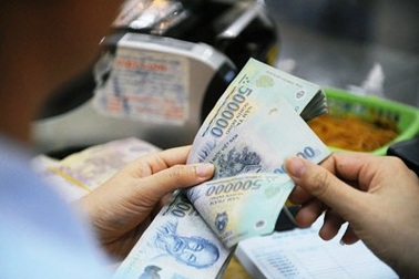 Lợi nhuận ngân hàng “teo tóp” vì ... nợ xấu