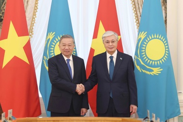 Tuyên bố chung về việc thiết lập quan hệ Đối tác chiến lược Việt Nam - Kazakhstan