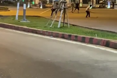 Hàng chục thanh niên vác dao, mã tấu… rượt chém nhau giữa Đà Nẵng