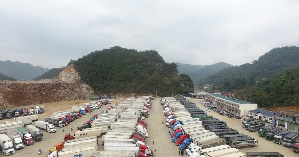 Bộ Nông nghiệp đề nghị tạm dừng đưa hoa quả lên cửa khẩu Lạng Sơn - 1 Bộ Nông nghiệp đề nghị tạm dừng đưa hoa quả lên cửa khẩu Lạng Sơn - 1