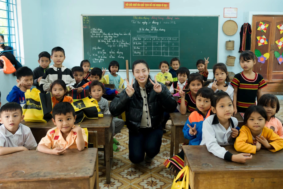 Nàng hậu tuổi Thìn làm giảng viên trợ giảng, tài sắc vẹn toàn - 10 Nàng hậu tuổi Thìn làm giảng viên trợ giảng, tài sắc vẹn toàn - 10