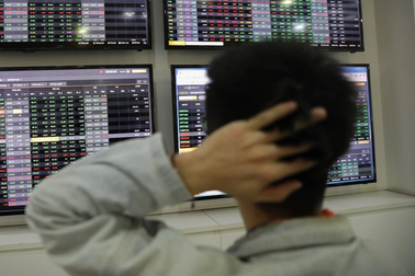 Sếp doanh nghiệp "nổ", nhà đầu tư thua lỗ vì trót tin, ai chịu trách nhiệm?