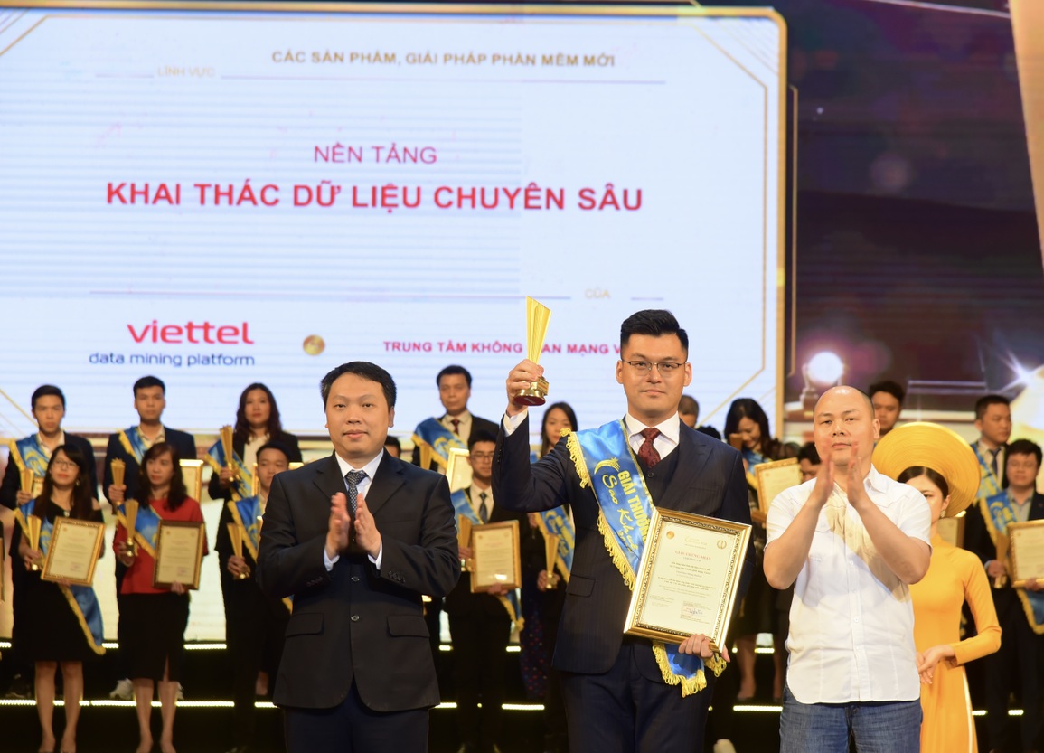 Nền tảng khai thác dữ liệu chuyên sâu Viettel Data Mining Platform đạt giải Sao Khuê - 1 Nền tảng khai thác dữ liệu chuyên sâu Viettel Data Mining Platform đạt giải Sao Khuê - 1