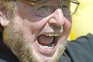 Tỉ phú người Mỹ lại đề nghị mua MU 