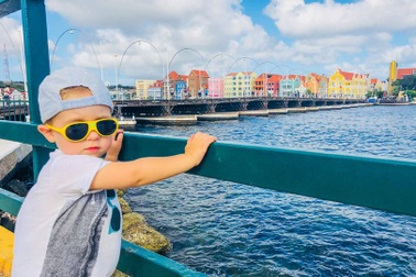 “Phát ghen” với cuộc sống của cậu bé 2 tuổi đi khắp thế giới