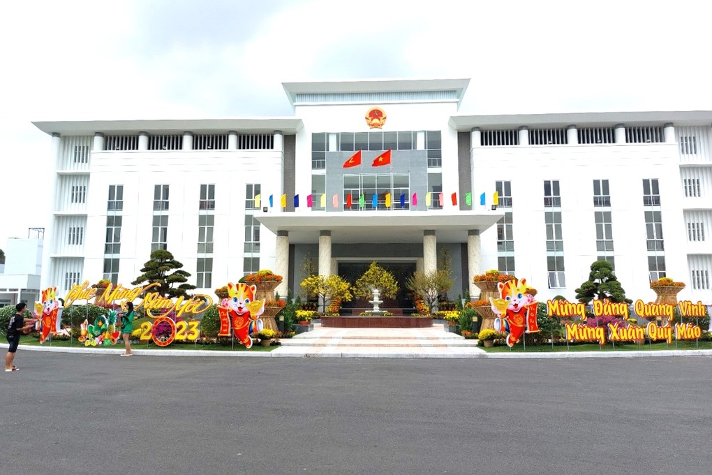 Sóc Trăng mở cửa trụ sở Ủy ban tỉnh để người dân tham quan dịp Tết - 1 Sóc Trăng mở cửa trụ sở Ủy ban tỉnh để người dân tham quan dịp Tết - 1