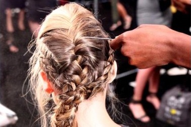 Tóc tết cá tính đón mùa lễ hội