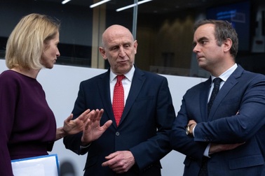 Thiếu "đầu tàu" Mỹ, châu Âu lúng túng với liên minh tự nguyện ở Ukraine