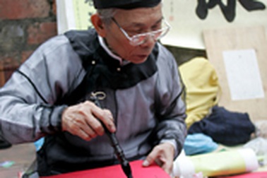 Hà Thành chơi chữ ngày xuân