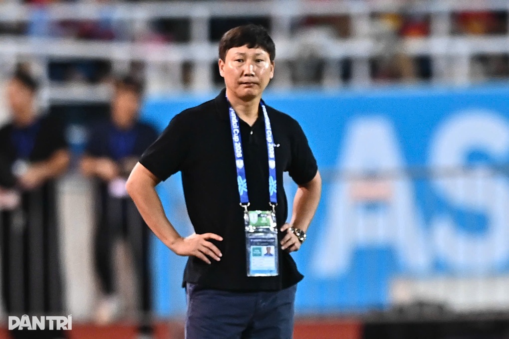 HLV Kim Sang Sik: Tôi mong Xuân Son ghi 3 bàn trước Thái Lan ở chung kết - 1
