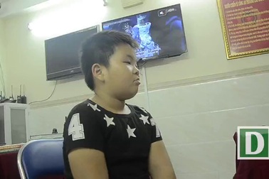 Công an phường chăm sóc bé trai 9 tuổi lạc người thân suốt 3 ngày