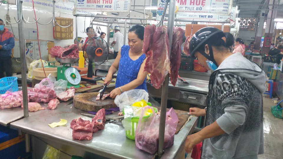 Dân Đà Nẵng không chuộng thịt heo nhập, giá tại chợ vẫn neo ở mức rất cao - 4 Dân Đà Nẵng không chuộng thịt heo nhập, giá tại chợ vẫn neo ở mức rất cao - 4