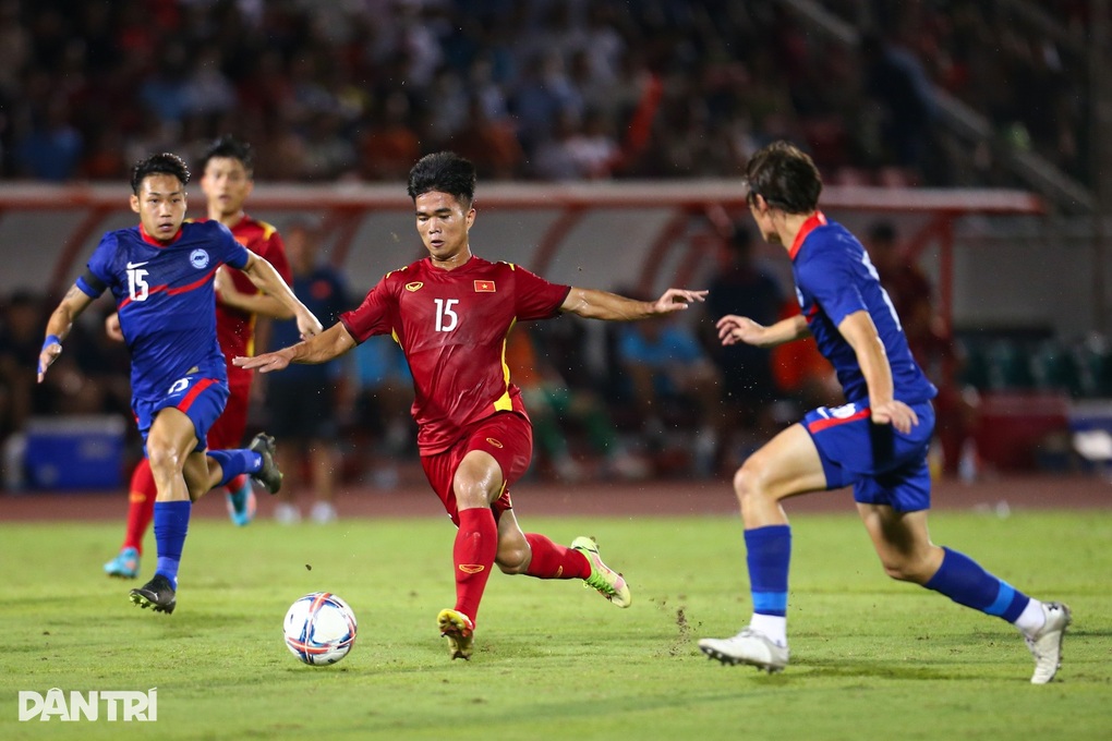 Đội tuyển Việt Nam thắng dễ dàng 4-0 trước Singapore - 2 Đội tuyển Việt Nam thắng dễ dàng 4-0 trước Singapore - 2