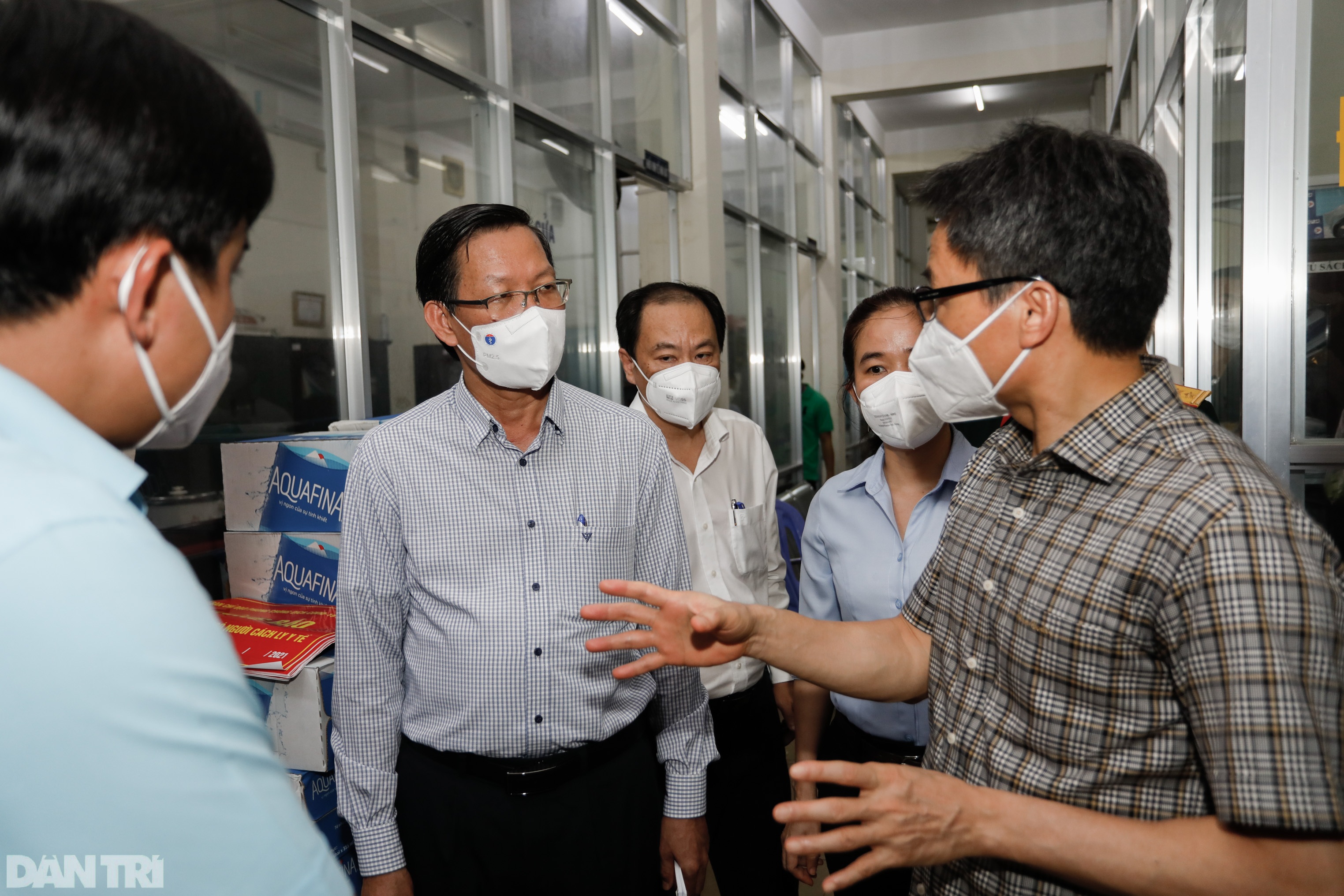Chuyến thị sát đầu tiên của Chủ tịch UBND TPHCM Phan Văn Mãi - 8 Chuyến thị sát đầu tiên của Chủ tịch UBND TPHCM Phan Văn Mãi - 8