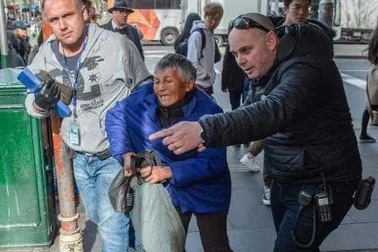 Thành phố Australia “tuyên chiến” với nạn ăn xin giả nghi từ Trung Quốc