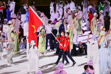 Đoàn Thể thao Việt Nam diễu hành tại Olympic Tokyo