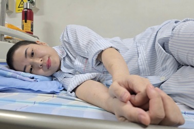 Người mẹ mắc ung thư máu: “Phận em đã định, giờ em chỉ nghĩ đến 2 đứa con”