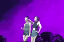 Blackpink gây "sốt" khi nhảy "See tình", đội nón lá Việt