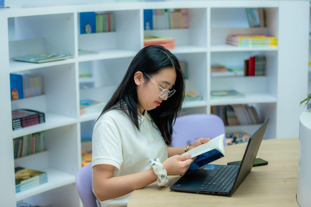 Nữ sinh lớp 11 trúng học bổng ASEAN toàn phần - 3 Nữ sinh lớp 11 trúng học bổng ASEAN toàn phần - 3