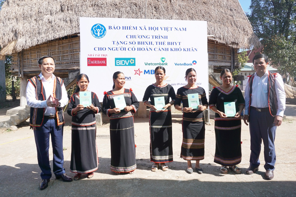 Agribank và truyền thống Ngân hàng vì cộng đồng - 5 Agribank và truyền thống Ngân hàng vì cộng đồng - 5