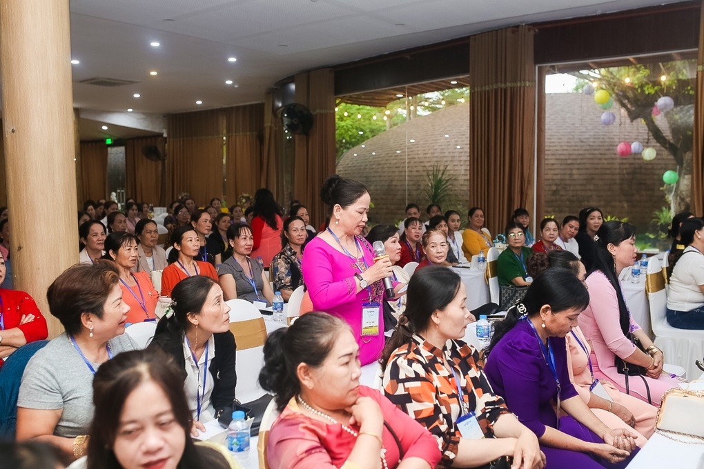 Phụ nữ làm nông sẽ canh tác hiệu quả hơn khi được hỗ trợ kiến thức - 4 Phụ nữ làm nông sẽ canh tác hiệu quả hơn khi được hỗ trợ kiến thức - 4