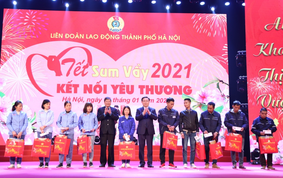 Hà Nội: Trên 60 tỷ đồng chăm lo Tết tới người lao động - 5 Hà Nội: Trên 60 tỷ đồng chăm lo Tết tới người lao động - 5