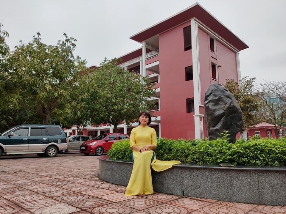 Áo dài học đường - Dấu ấn khó phai trong “Tuần lễ Áo dài” - 10 Áo dài học đường - Dấu ấn khó phai trong “Tuần lễ Áo dài” - 10