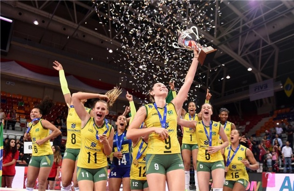 Nhan sắc nữ vận động viên bóng chuyển người Brazil ở Olympic Tokyo - 6 Nhan sắc nữ vận động viên bóng chuyển người Brazil ở Olympic Tokyo - 6