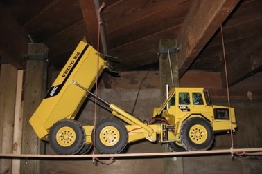 Câu chuyện của người xây hầm bằng xe mô hình R/C