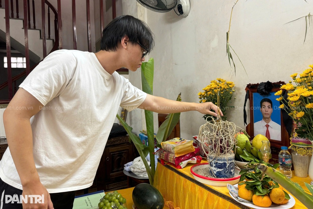 Bạn đọc ủng hộ hơn 845 triệu đồng tới 2 anh em vừa mồ côi cả bố và mẹ - 2 Bạn đọc ủng hộ hơn 845 triệu đồng tới 2 anh em vừa mồ côi cả bố và mẹ - 2
