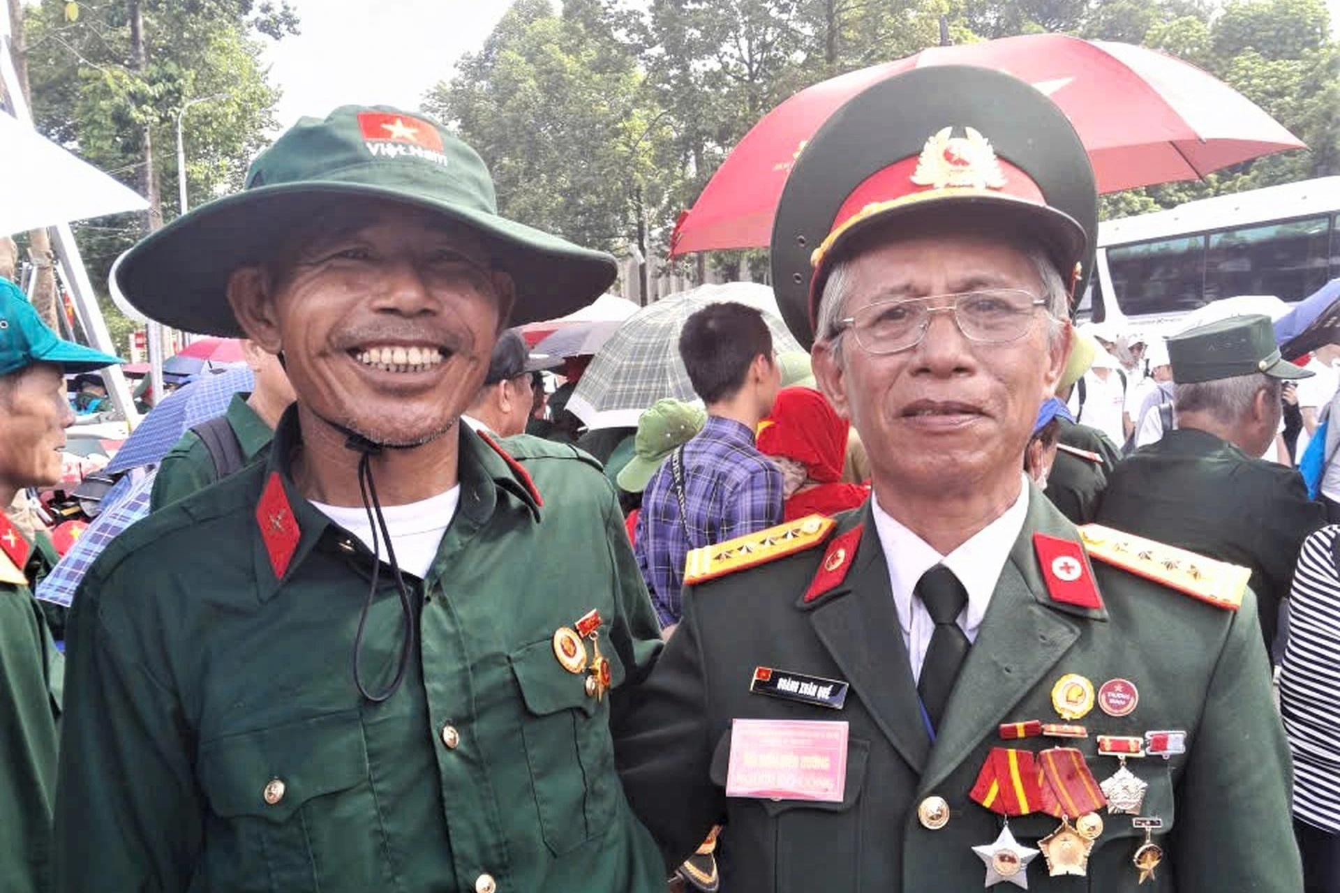 Cuộc hội ngộ của 2 cựu binh tại A80 sau gần nửa thế kỷ: "Mày chưa chết à?"